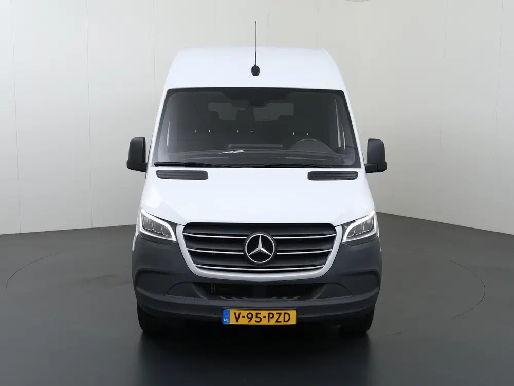 Mercedes-Benz Sprinter 317 CDI uit 2024, foto 3