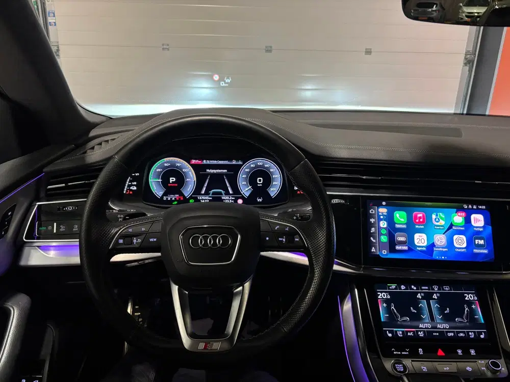 Audi Q8 55 TFSI e quattro Pro Line S uit 2022, foto 2