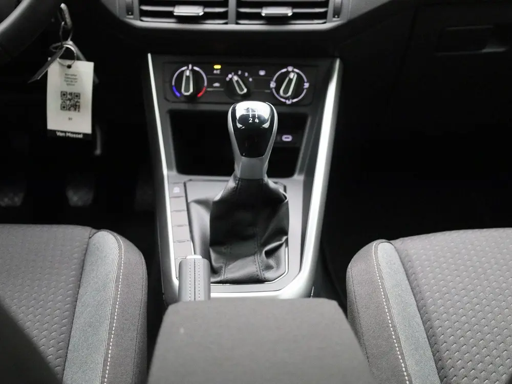 Volkswagen Polo 1.0 TSI Life Edition 95 PK | Navigatie | Air uit 2025, foto 10