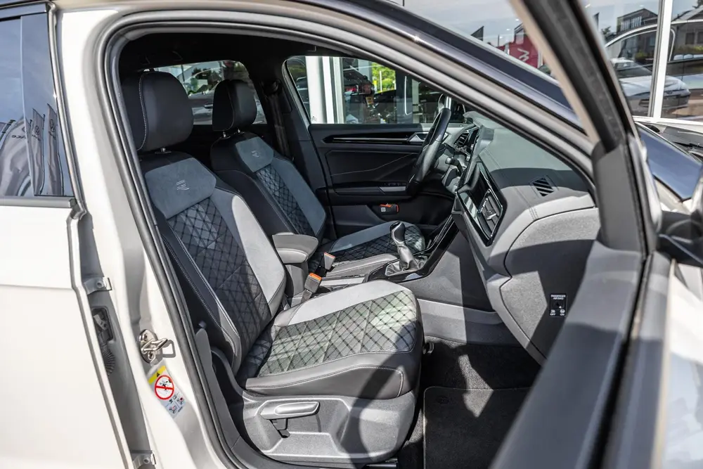 Volkswagen T-Roc 1.0 TSI 115pk R-Line Edition | Trekhaak | C uit 2025, foto 16