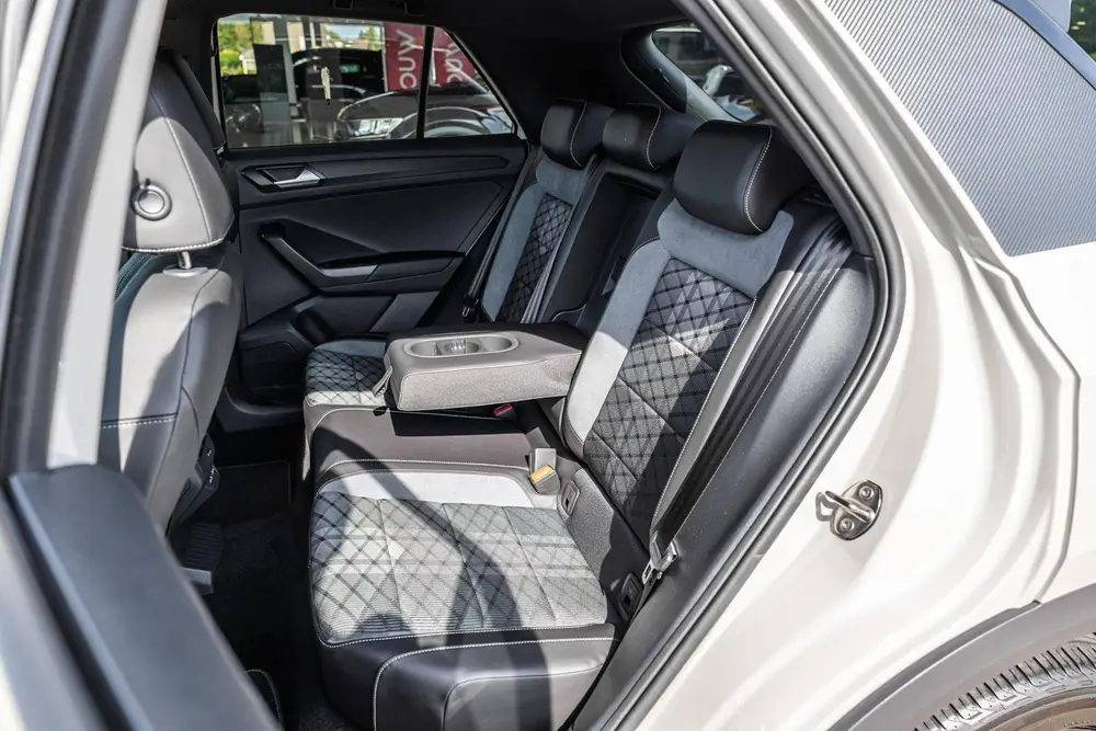 Volkswagen T-Roc 1.0 TSI 115pk R-Line Edition | Trekhaak | C uit 2025, foto 20