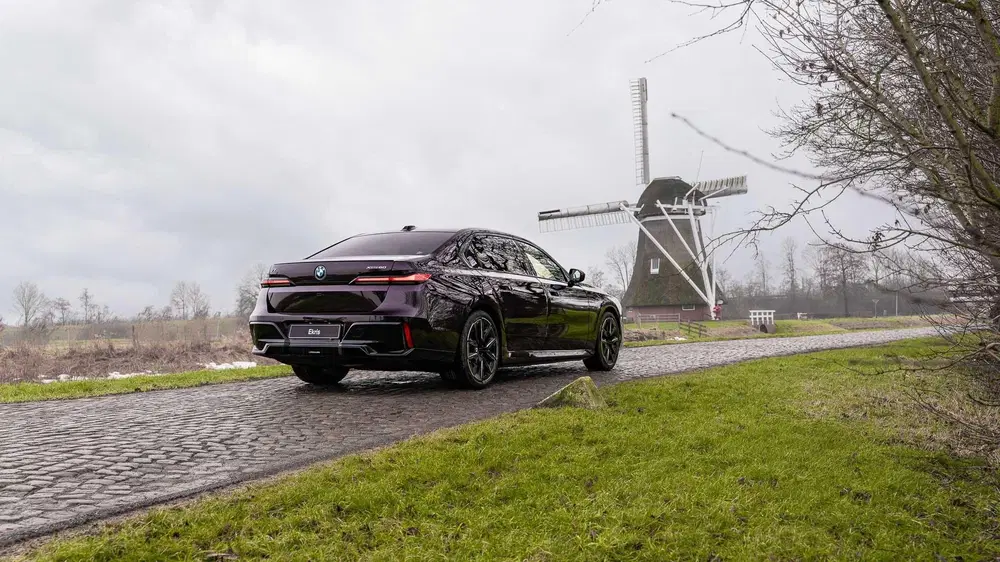 BMW i7 xDrive60 Privilege Edition uit 2025, foto 4