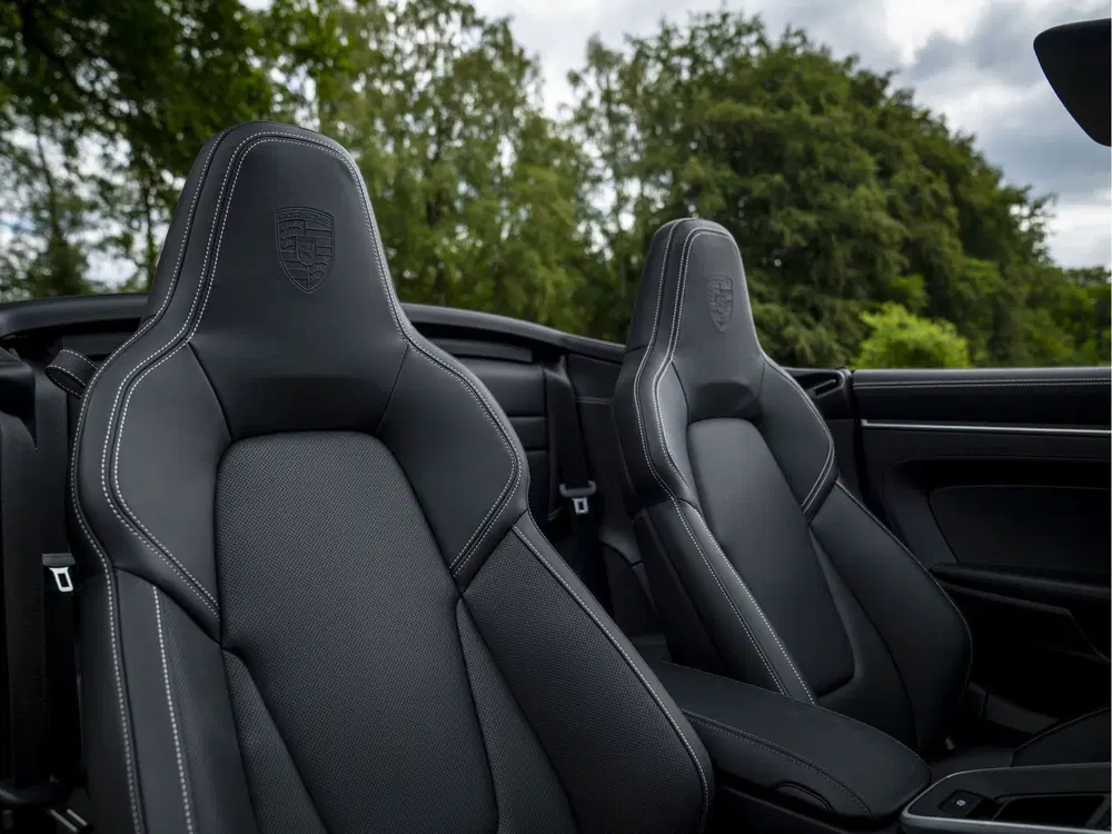 Porsche 911 992-2 Carrera SportDesign uit 2024, foto 9