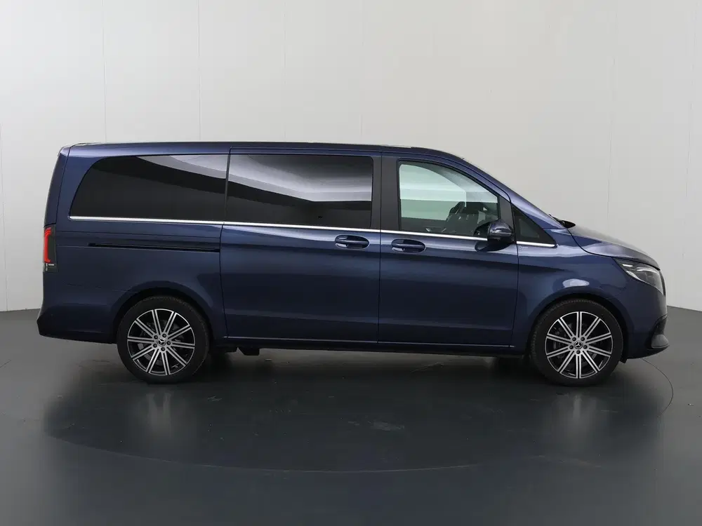 Mercedes-Benz V-Klasse 300d uit 2024, foto 6