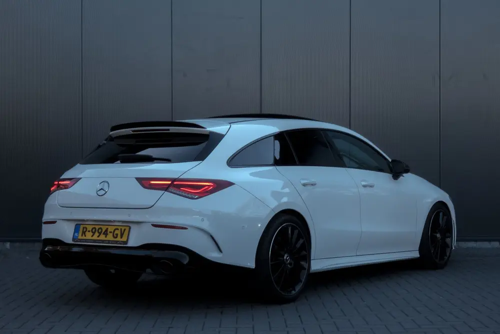 Mercedes-Benz CLA 250 Premium Plus AMG uit 2020, foto 2