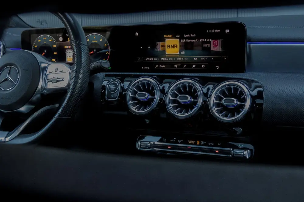 Mercedes-Benz CLA 250 Premium Plus AMG uit 2020, foto 3
