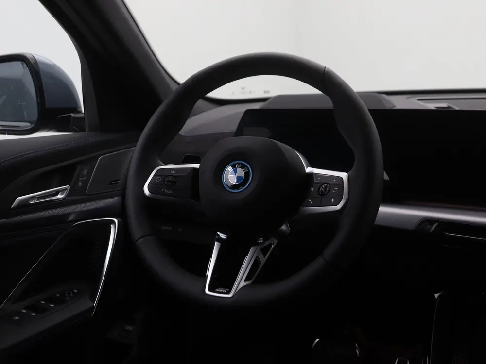 BMW iX2 eDrive20 67 kWh M Sport Edition (bj 2026 uit 2026, foto 2