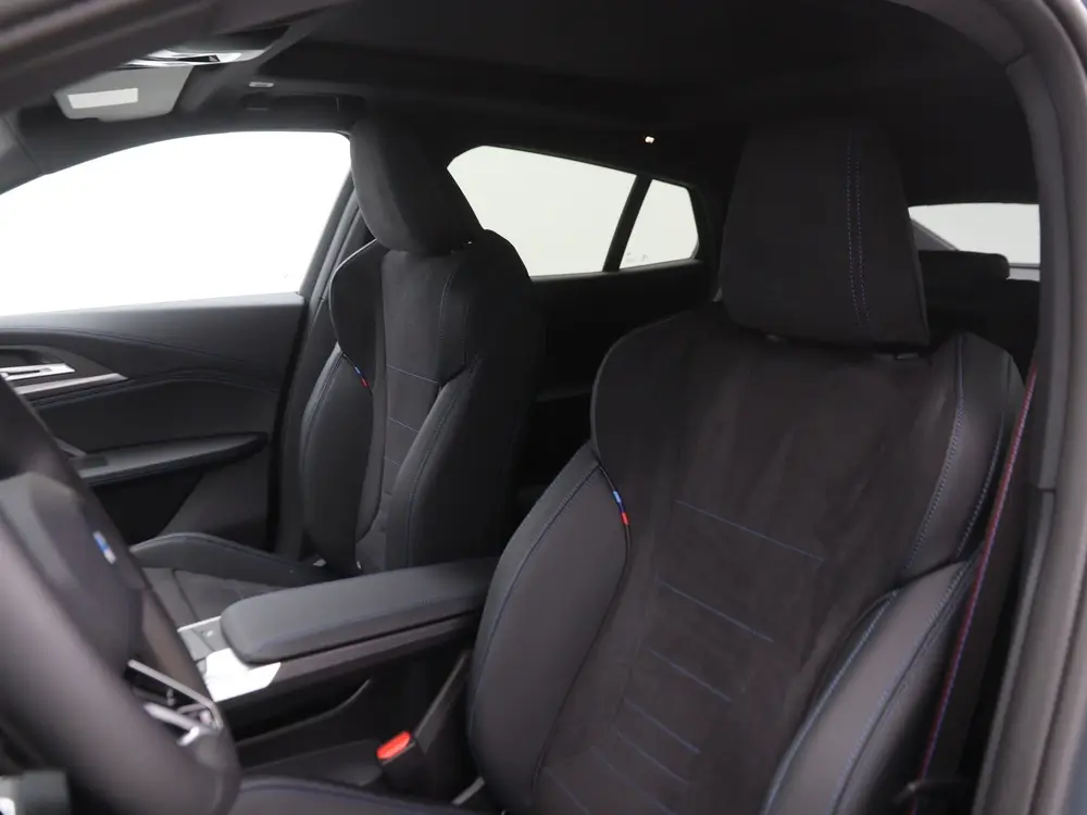 BMW iX2 eDrive20 67 kWh M Sport Edition (bj 2026 uit 2026, foto 4