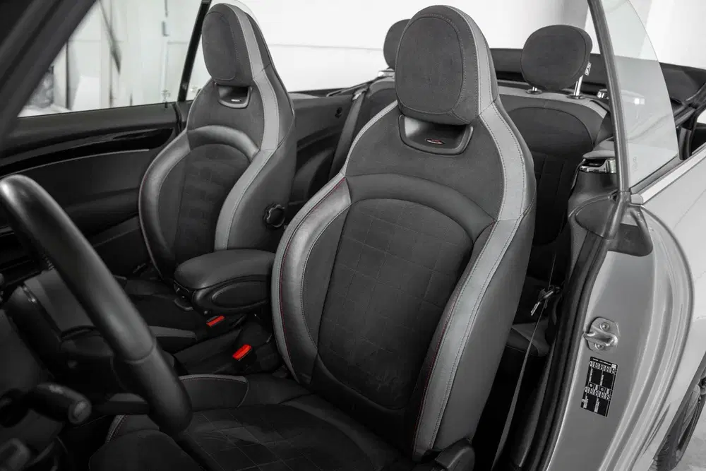 Mini Cabrio 2.0 Cooper S John Cooper Works uit 2022, foto 12