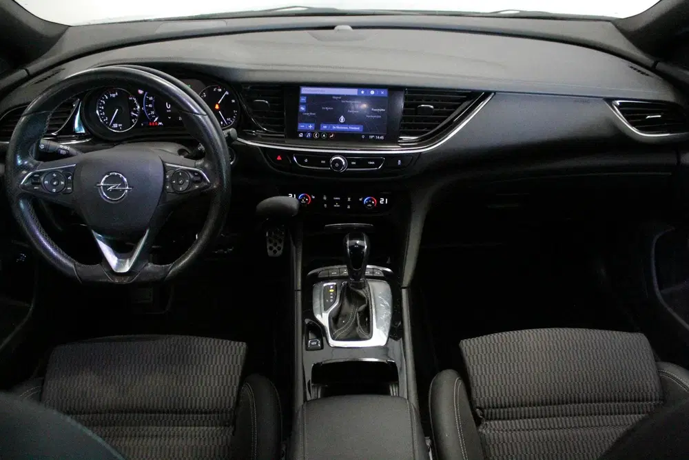 Opel Insignia 2.0 Turbo Business Elegance uit 2021, foto 12