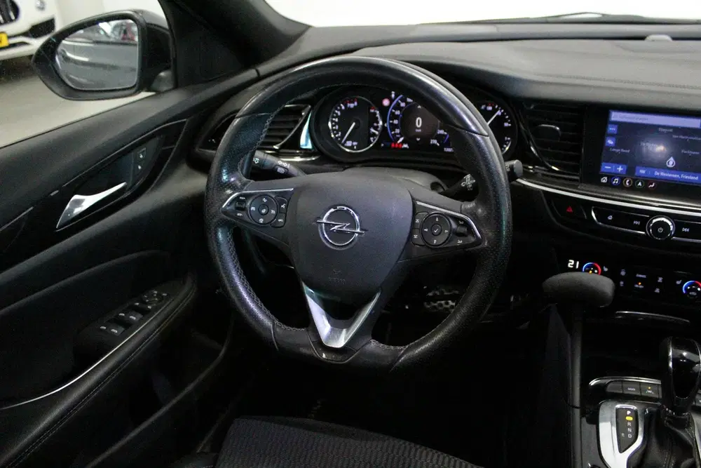 Opel Insignia 2.0 Turbo Business Elegance uit 2021, foto 13