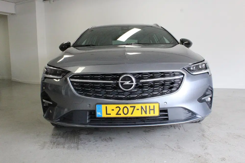 Opel Insignia 2.0 Turbo Business Elegance uit 2021, foto 3