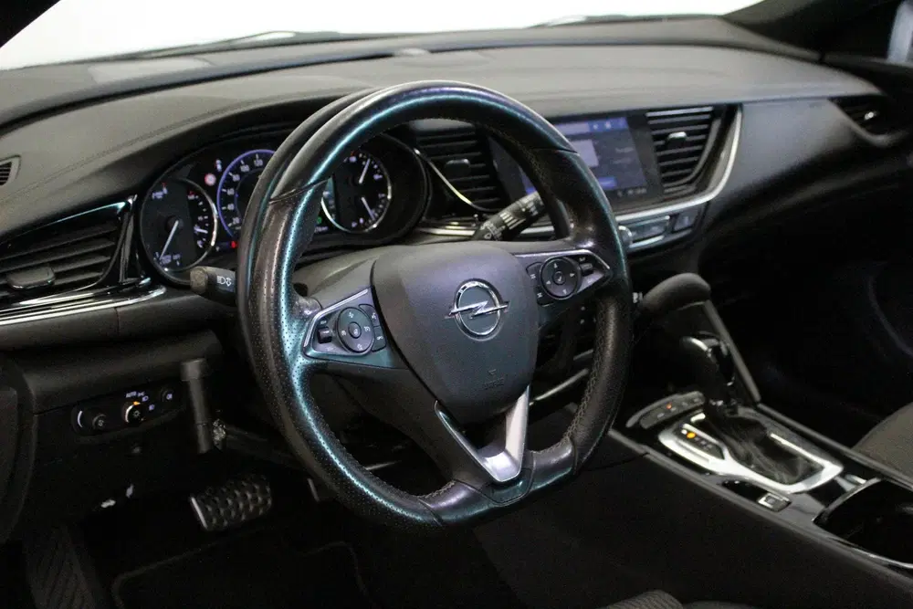 Opel Insignia 2.0 Turbo Business Elegance uit 2021, foto 9