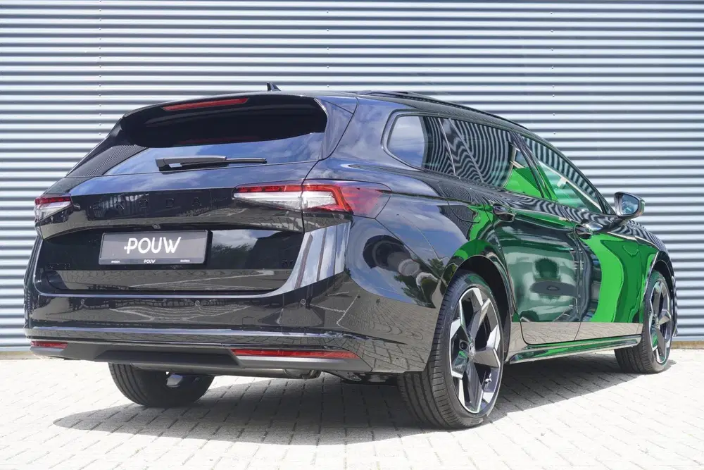 Skoda Superb 1.5 TSI 204pk PHEV Sportline Business uit 2026, foto 2