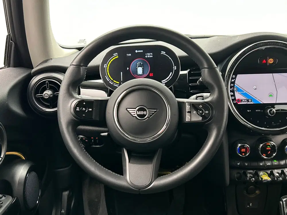 Mini Electric Essential 33 kWh uit 2022, foto 10