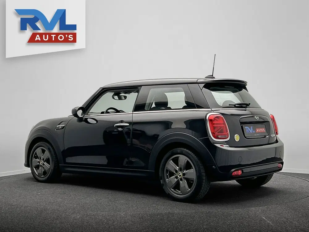Mini Electric Essential 33 kWh uit 2022, foto 19
