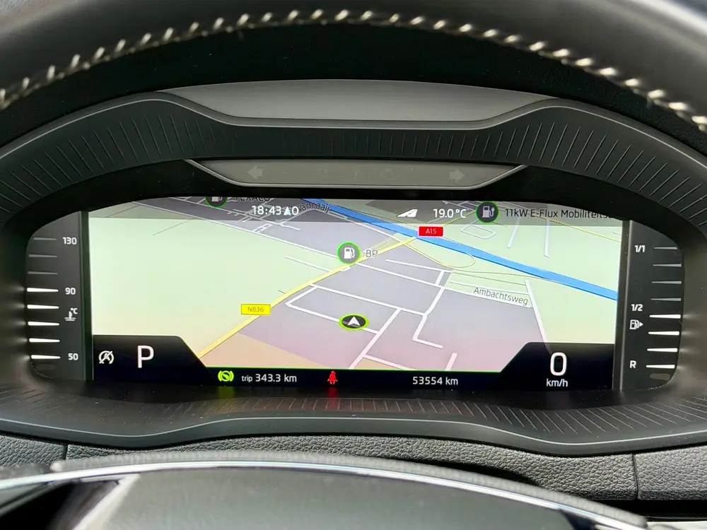 Skoda Karoq 1.5 TSI ACT Sportline Business uit 2022, foto 8