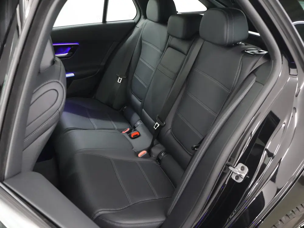 Mercedes-Benz C-Klasse 180 Luxury Line Panoramadak uit 2024, foto 11