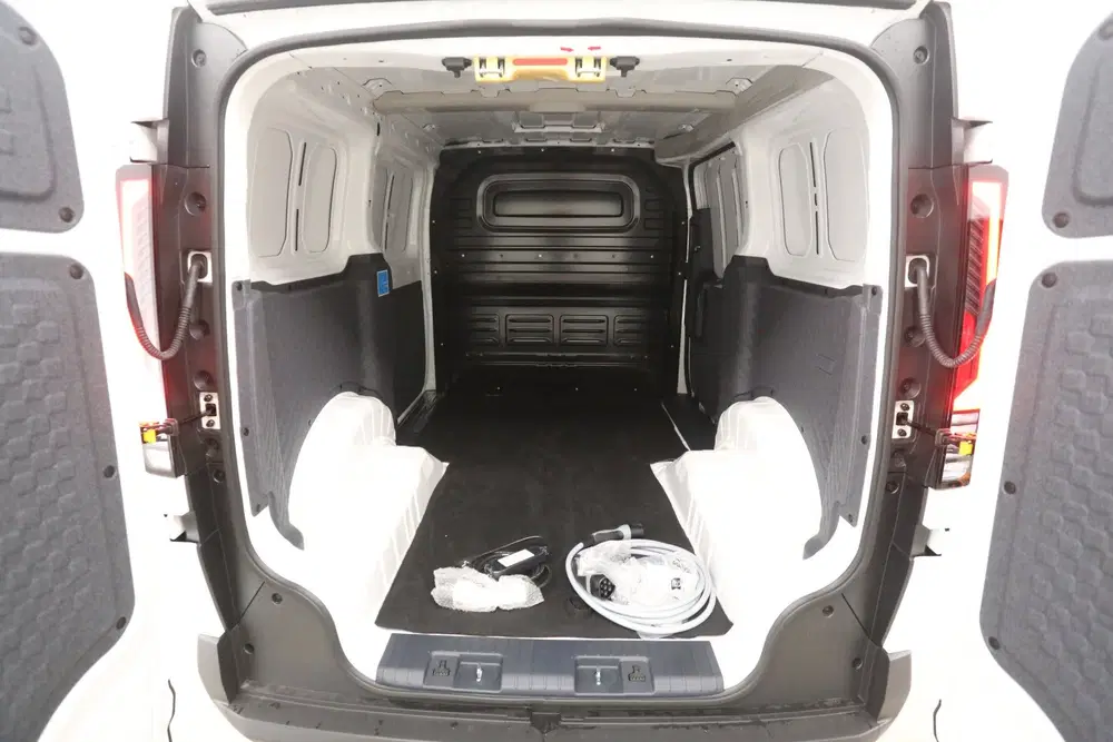 Kia PV5 L2H1 Essential 71.2 kWh uit 2026, foto 3