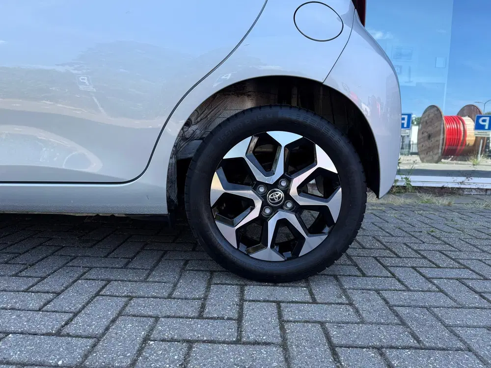 Toyota Aygo 1.0 VVT-i x-joy uit 2021, foto 12