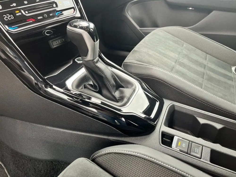 Volkswagen T-Roc 1.5 TSi DSG R-LINE - AFN. TREKH. - CAMERA uit 2025, foto 10