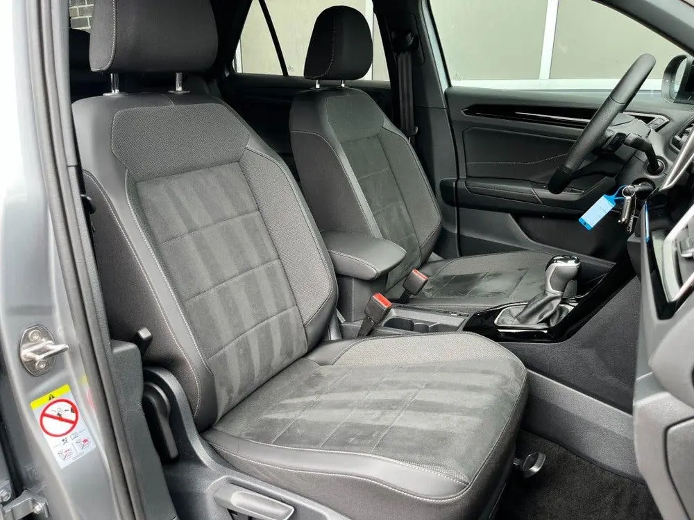 Volkswagen T-Roc 1.5 TSi DSG R-LINE - AFN. TREKH. - CAMERA uit 2025, foto 12