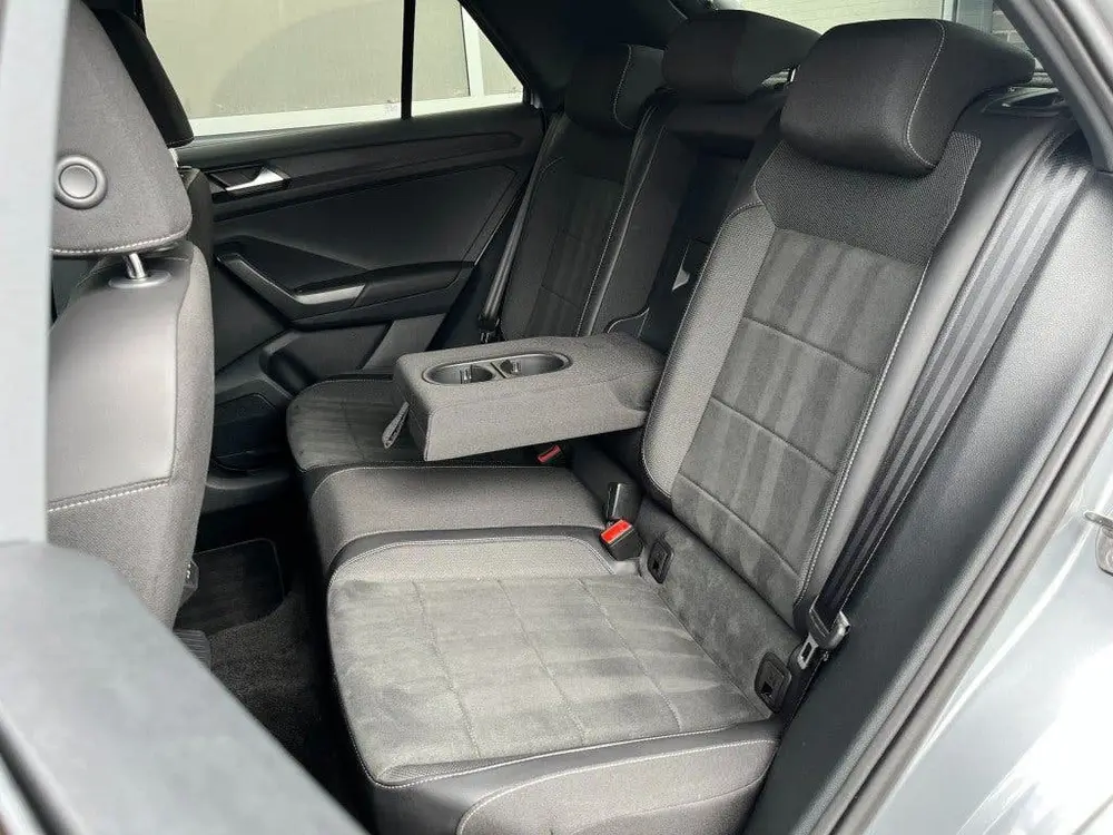 Volkswagen T-Roc 1.5 TSi DSG R-LINE - AFN. TREKH. - CAMERA uit 2025, foto 13