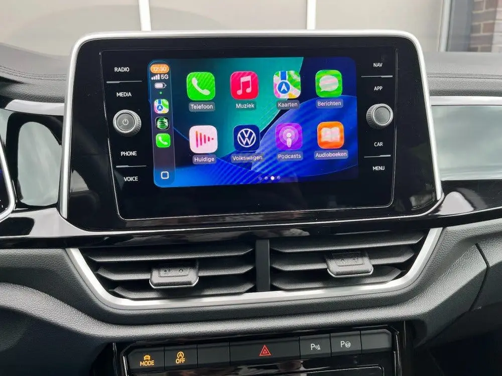 Volkswagen T-Roc 1.5 TSi DSG R-LINE - AFN. TREKH. - CAMERA uit 2025, foto 16