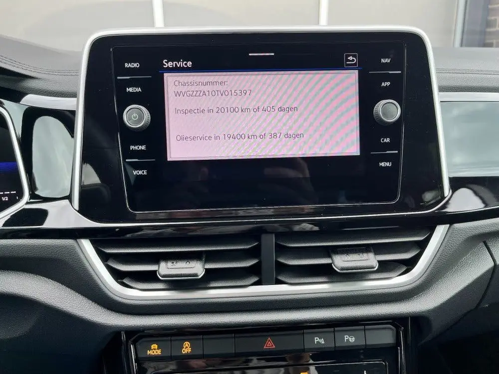 Volkswagen T-Roc 1.5 TSi DSG R-LINE - AFN. TREKH. - CAMERA uit 2025, foto 20