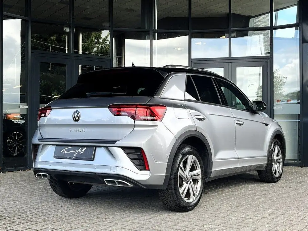 Volkswagen T-Roc 1.5 TSi DSG R-LINE - AFN. TREKH. - CAMERA uit 2025, foto 3
