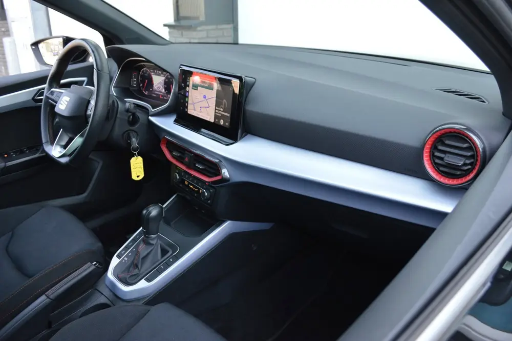 SEAT Arona FR uit 2024, foto 5