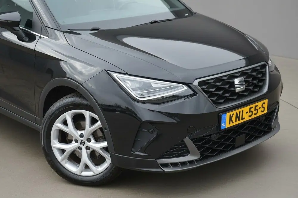SEAT Arona FR uit 2024, foto 8