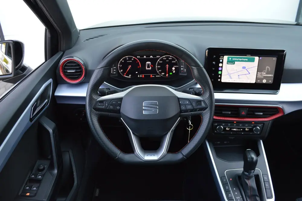 SEAT Arona FR uit 2024, foto 9