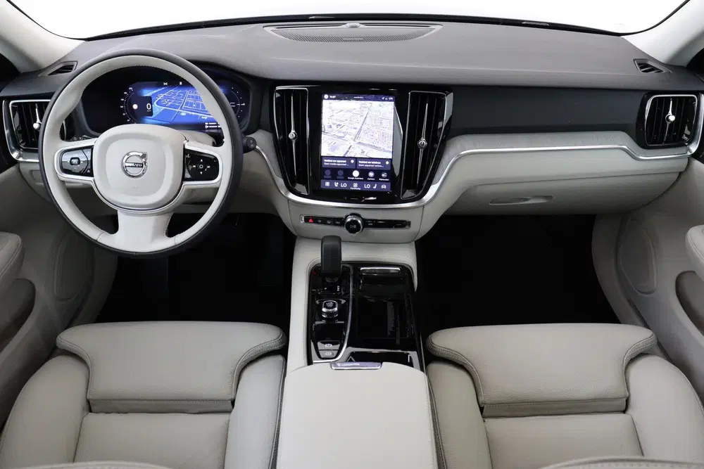 Volvo V60 T8 PLUG-IN HYBRID AWD PLUS PERFORMANCE ED. uit 2026, foto 4