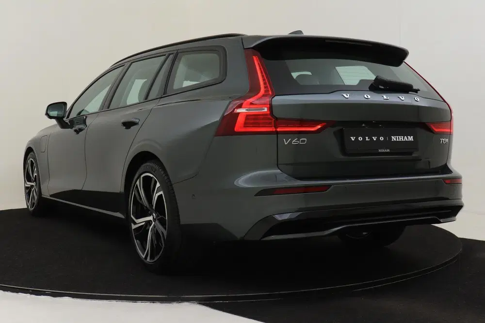 Volvo V60 T8 PLUG-IN HYBRID AWD PLUS PERFORMANCE ED. uit 2026, foto 5