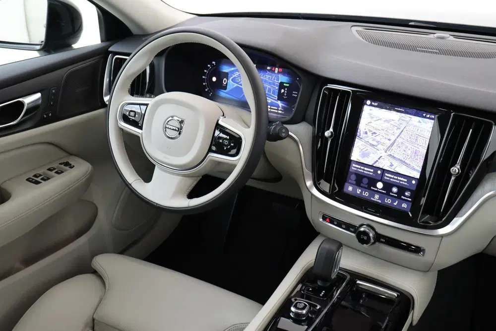 Volvo V60 T8 PLUG-IN HYBRID AWD PLUS PERFORMANCE ED. uit 2026, foto 6