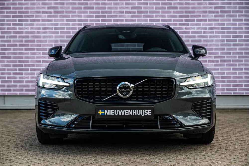 Volvo V60 2.0 T8 Plug-in hybrid AWD Plus Dark uit 2026, foto 10