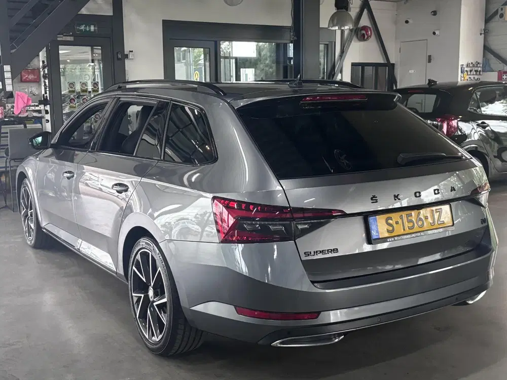 Skoda Superb 1.4 TSI iV Sportline Business uit 2023, foto 3