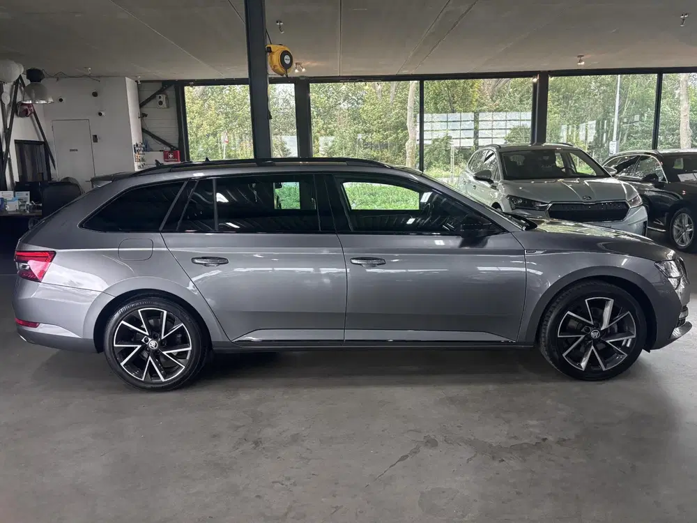 Skoda Superb 1.4 TSI iV Sportline Business uit 2023, foto 5