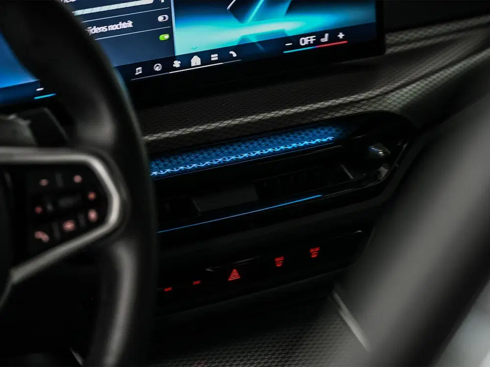 BMW 3-serie 330e uit 2025, foto 19