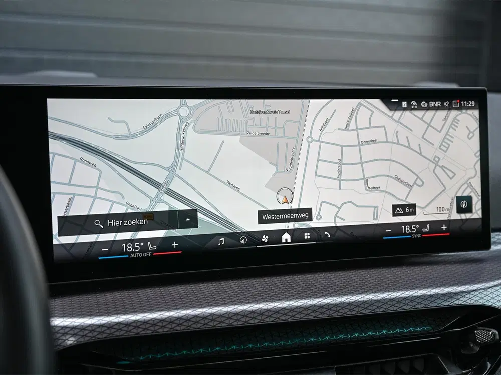 BMW 3-serie 330e uit 2025, foto 6