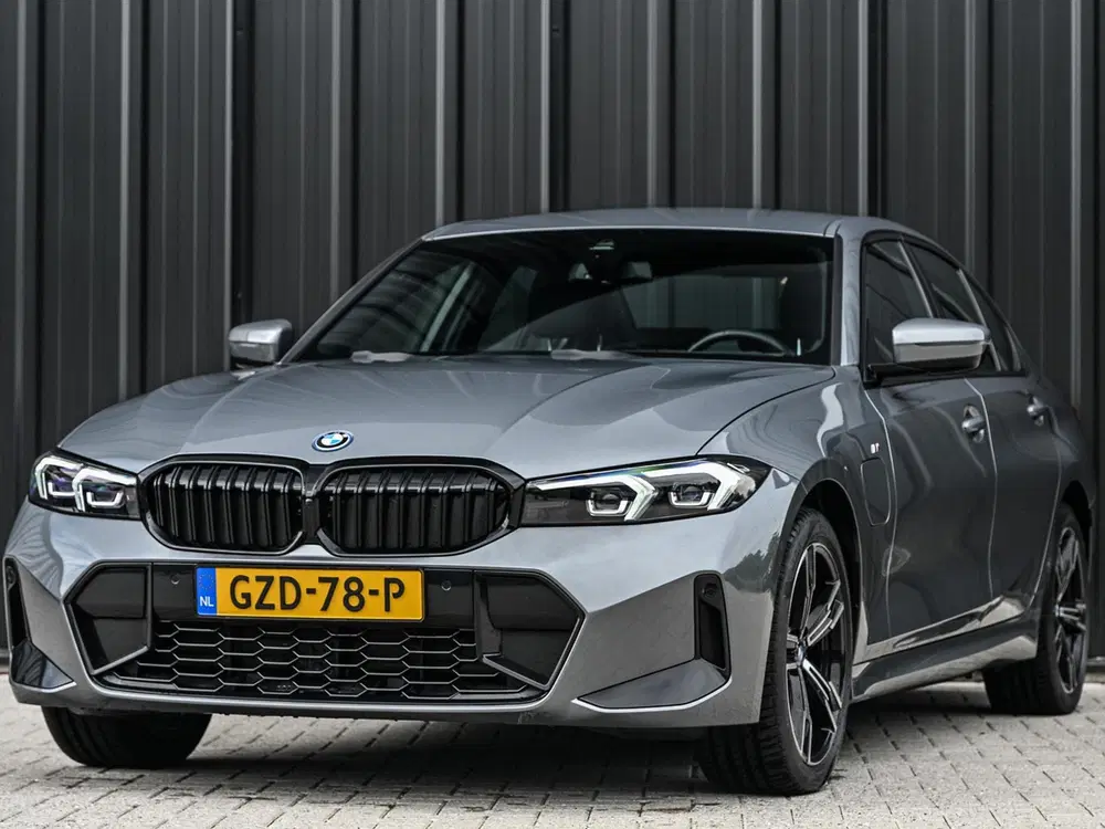 BMW 3-serie 330e uit 2025, foto 7