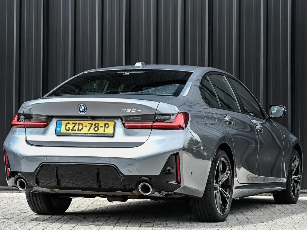 BMW 3-serie 330e uit 2025, foto 8