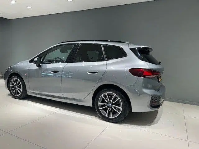 BMW 2-serie 220i 156pk Aut M Pakket Lede uit 2023, foto 3