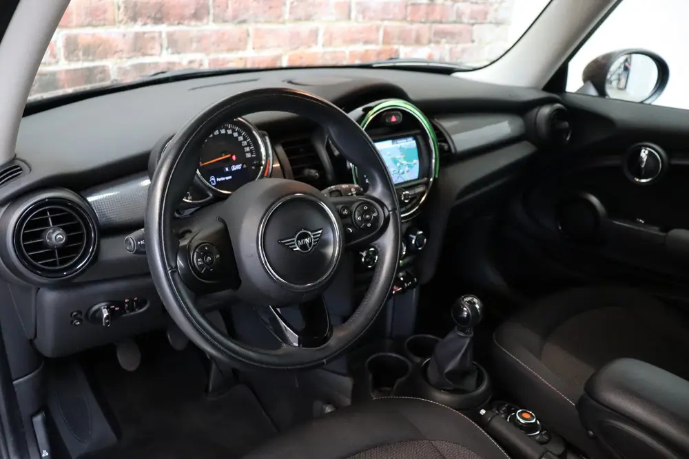 Mini Hatchback Cooper Business 3 deurs uit 2019, foto 12