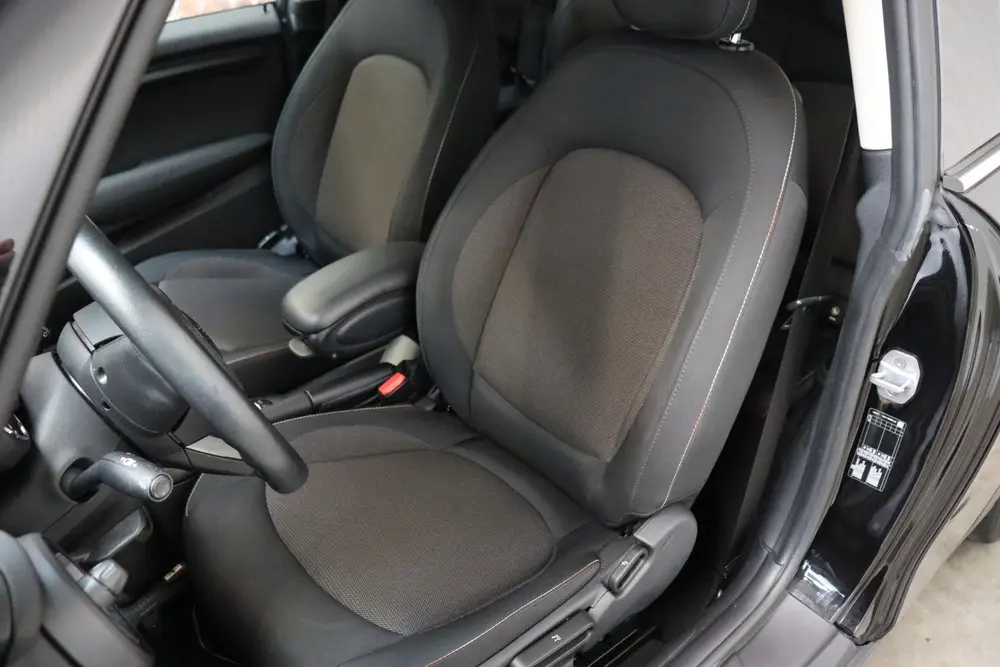 Mini Hatchback Cooper Business 3 deurs uit 2019, foto 13