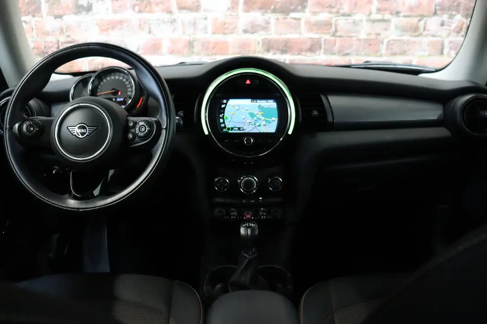 Mini Hatchback Cooper Business 3 deurs uit 2019, foto 15