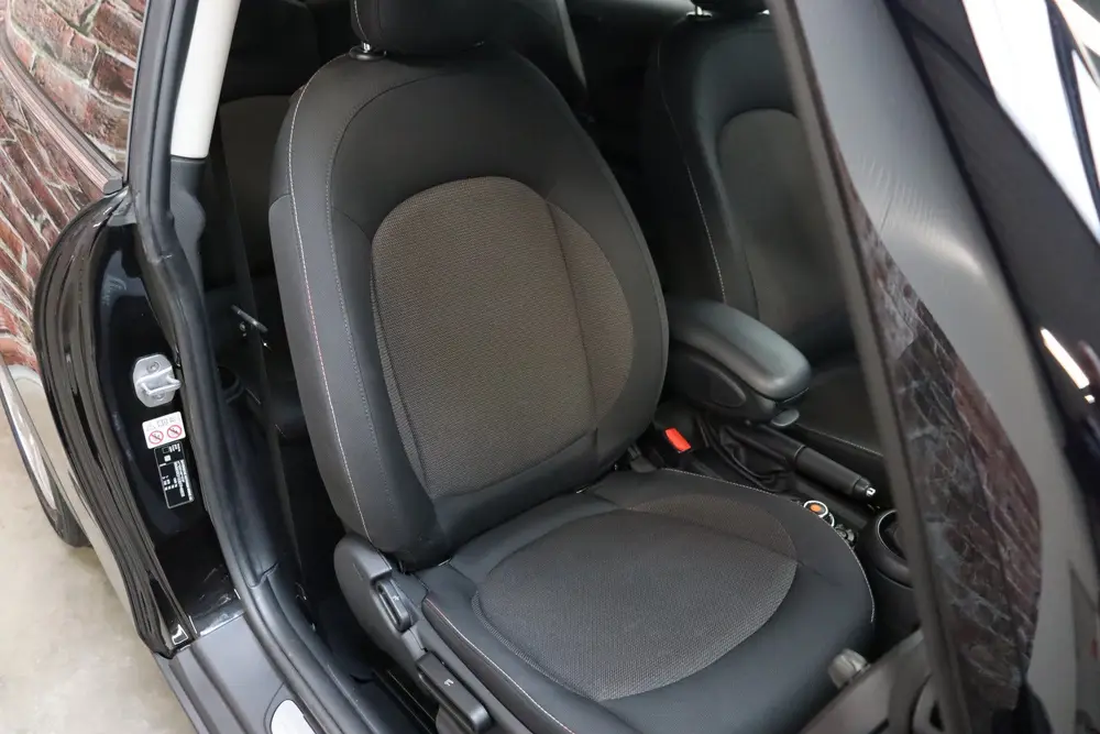 Mini Hatchback Cooper Business 3 deurs uit 2019, foto 17