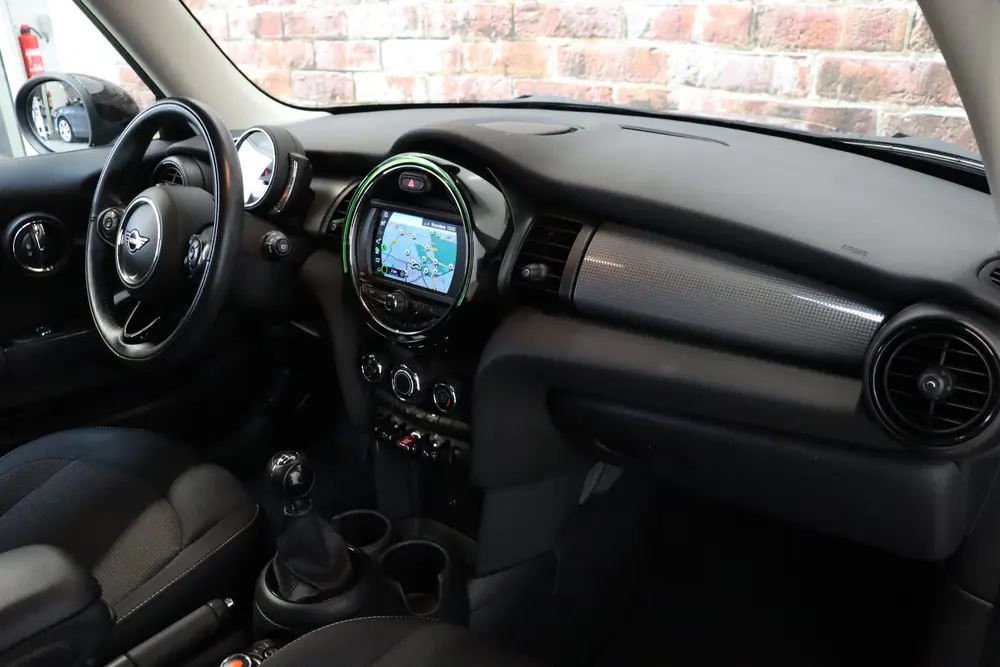 Mini Hatchback Cooper Business 3 deurs uit 2019, foto 18