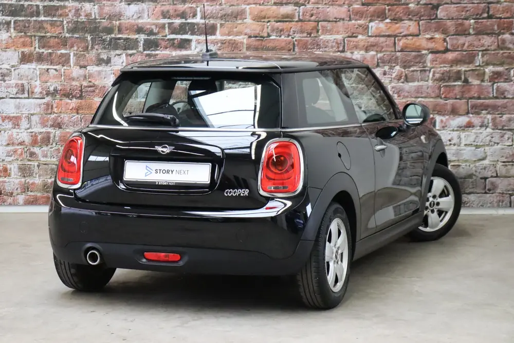 Mini Hatchback Cooper Business 3 deurs uit 2019, foto 4